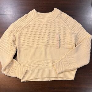 Universal Thread Beige Women's Crew Neck Sweater